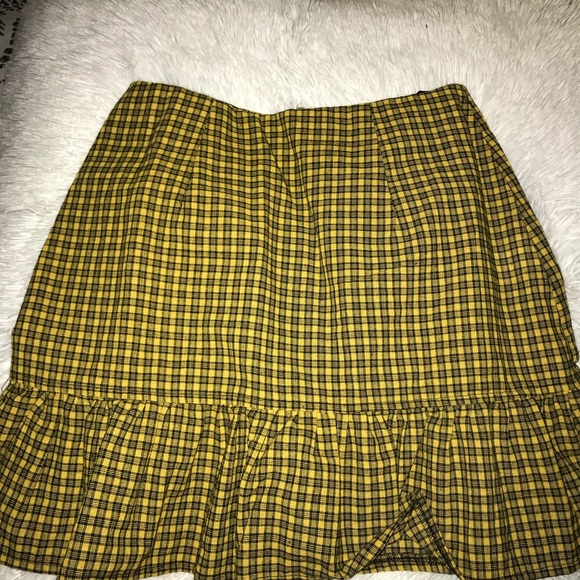 beginning boutique yellow SKIRT - Picture 2 of 4
